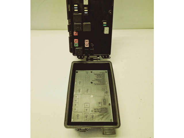 Блок предохранителей P68105528ADA, 68044658AA Dodge Challenger