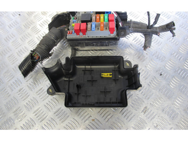 Блок предохранителей  51890355   Fiat 500L    