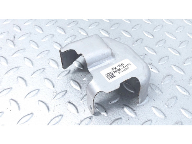 Другая деталь отсека двигателя