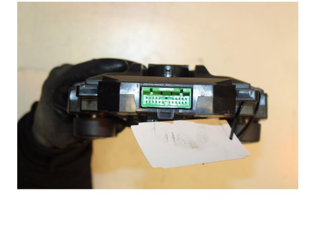 Блок управления климат-контролем MU18110-0022   Volvo V40 Cross country