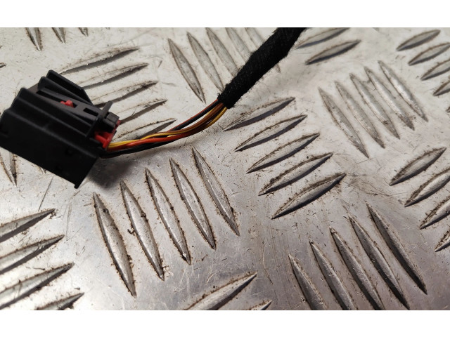 Зеркало электрическое Volkswagen Touran II 2010 - 2016 года