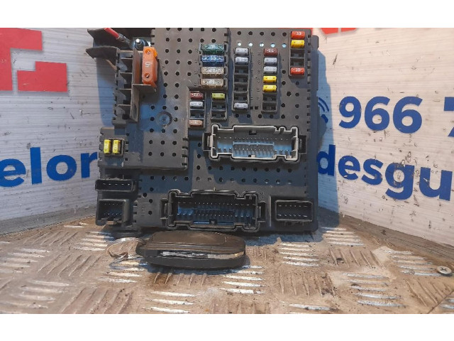 Блок предохранителей 30786646   Volvo XC90    