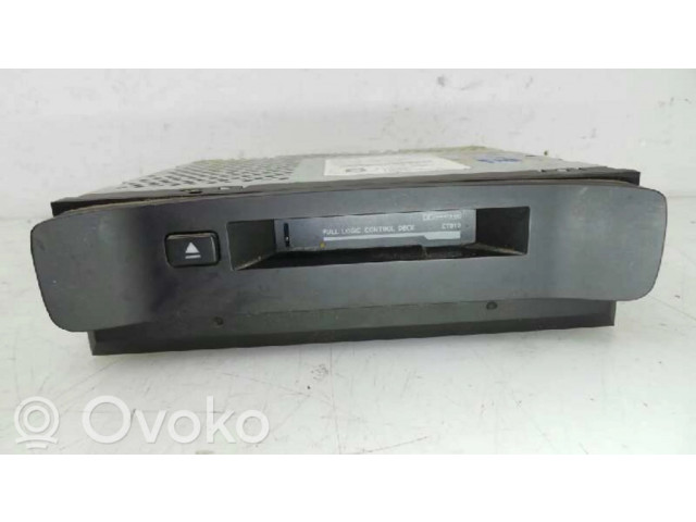 Радио/ проигрыватель CD/DVD / навигация