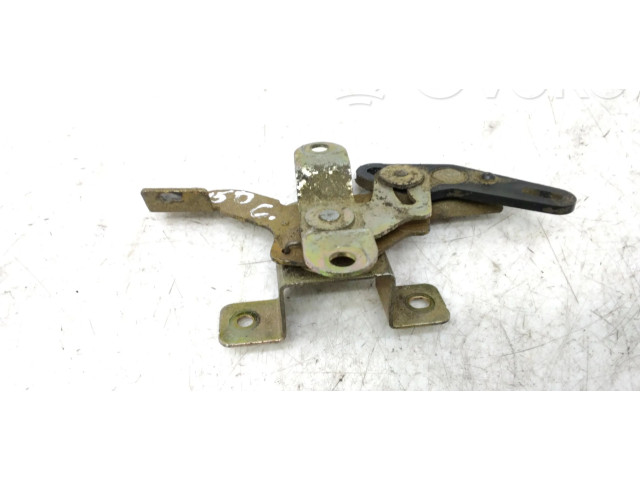 Замок багажника     Nissan Titan  -  года