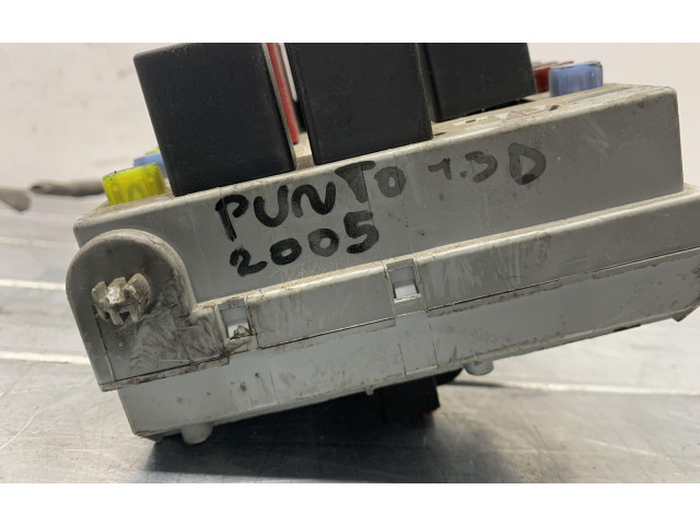   Pojistková skříňka    Fiat Punto (188) 