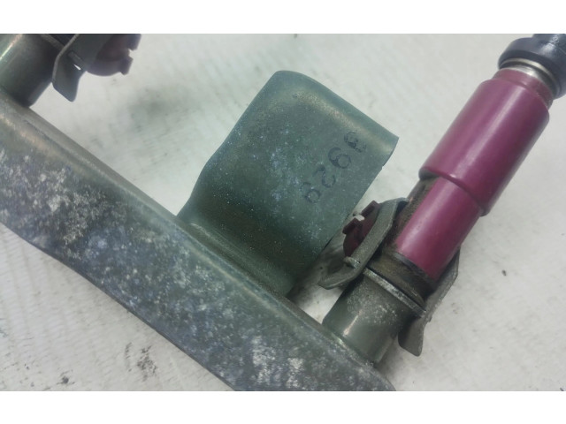 Топливная рампа Mazda 3 I