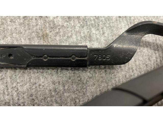 Стеклоочиститель лобового стекла