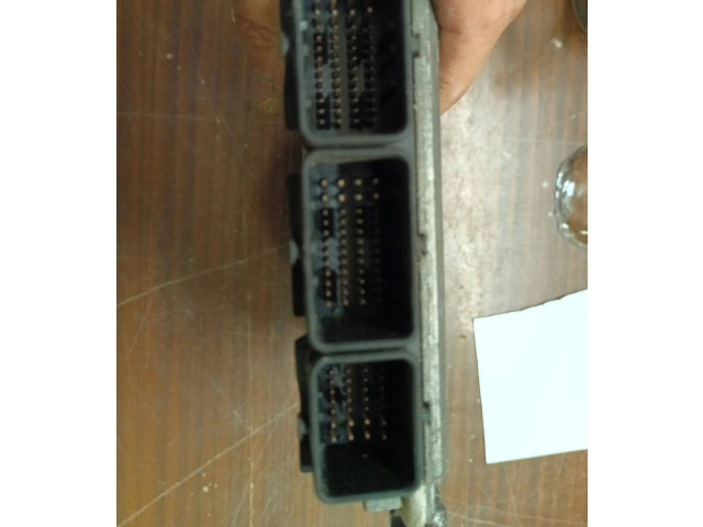 Řídící jednotka 0281010637, 8200211711 Renault Vel Satis 2002