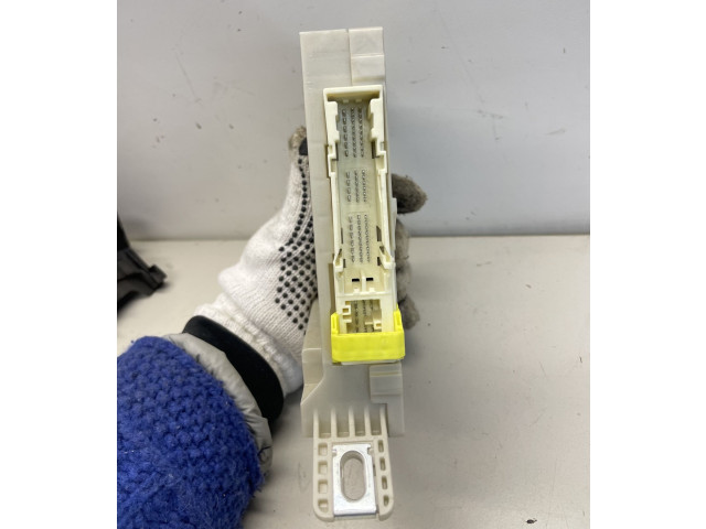 Pojistková skříňka 8273030L30, 8273030L30B Lexus GS 250 350 300H 450H 2014