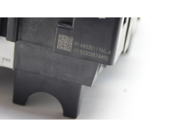 Блок предохранителей 68235117AC Jeep Cherokee