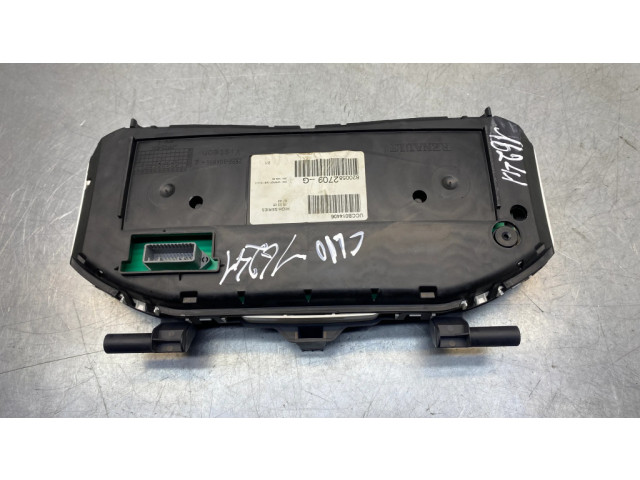 Панель приборов 8200582709, 2RPF10A855A   Renault Clio III       