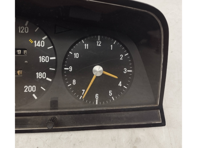 Панель приборов 1235420901, 0105422706   Mercedes-Benz W123       