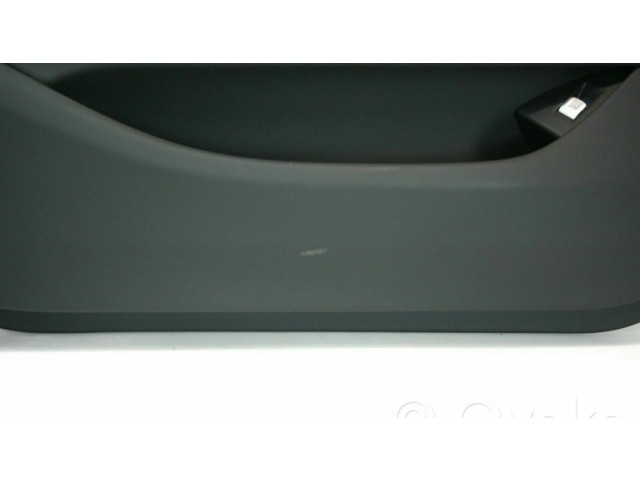 Обшивка передней двери