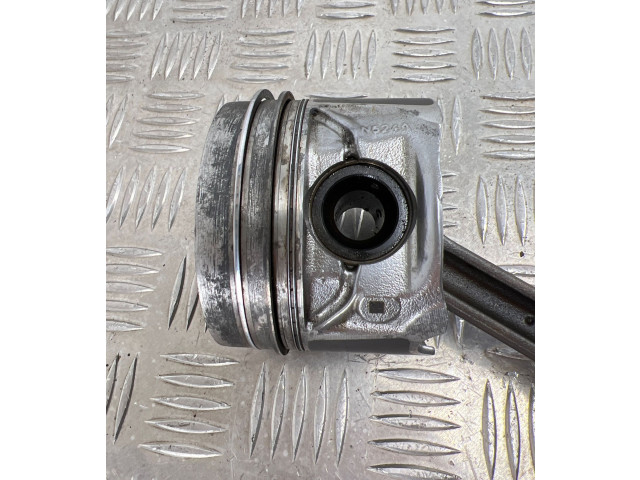 Поршень с шатуном b47 BMW 1 F40