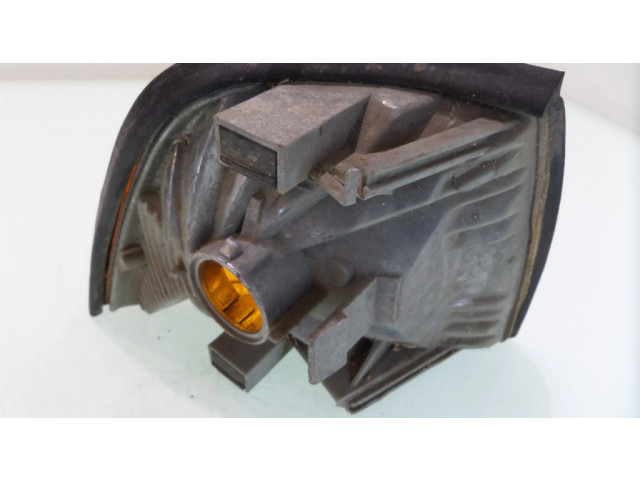 Передний поворотный фонарь