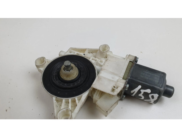 Передний двигатель механизма для подъема окон