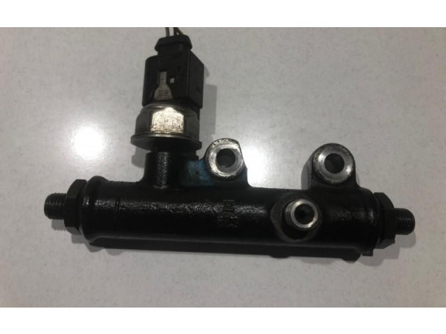 Топливная рампа Jaguar XF X250