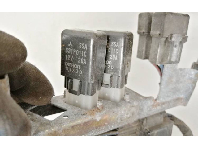 Ящик предохранителей (комплект) Mitsubishi Pajero Sport I 1996 - 2008 года 521F011C