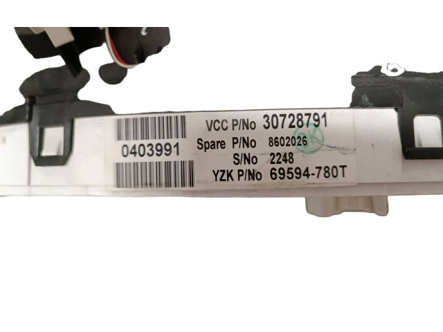 Přístrojová deska  Volvo XC70 2005 30728791, 8602026  