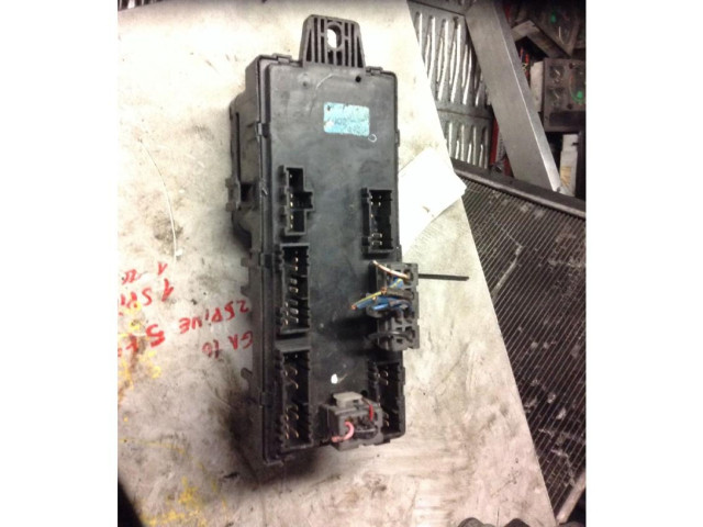   Pojistková skříňka    Mitsubishi Pajero 1990