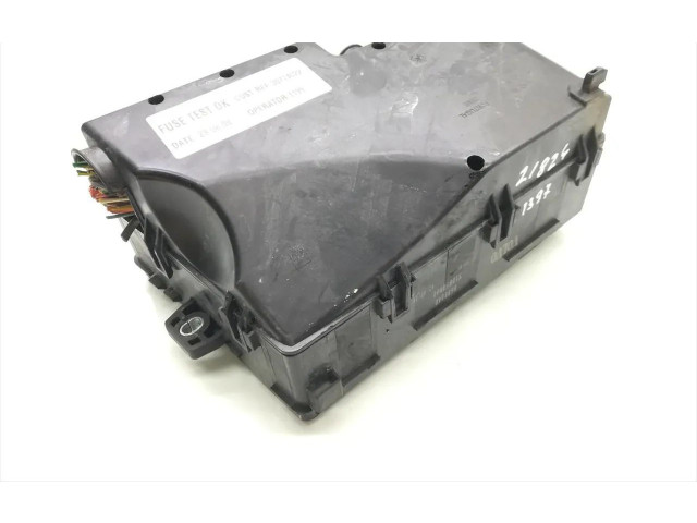 Блок предохранителей 8688040, 518818000 Volvo C30