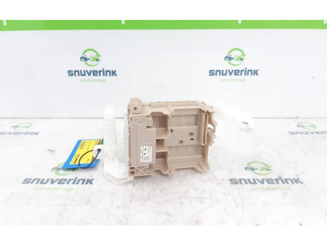 Ящик предохранителей (комплект) B000984080, 827300H030   Peugeot 108       