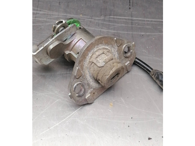 Zámek zadních dveří    Lexus IS 220D-250-350 2005