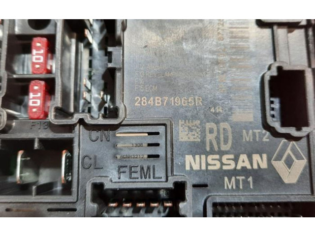 Блок предохранителей 240759865R, N106415P Dacia Duster