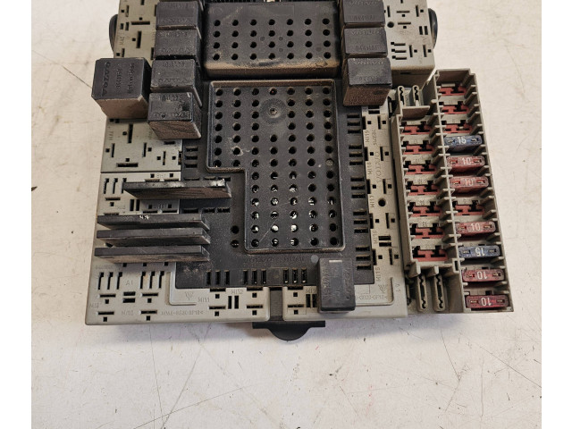 Блок предохранителей 9494673 Volvo S80