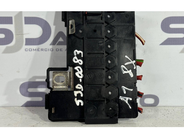 Блок предохранителей 6R0937550A Audi A1