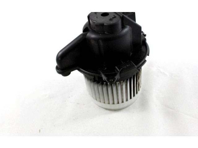 Вентилятор печки    272100975R   Dacia Sandero