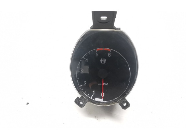 Pojistková skříňka Спидометр (приборный щиток) 156034516 Alfa Romeo 145 - 146 2002