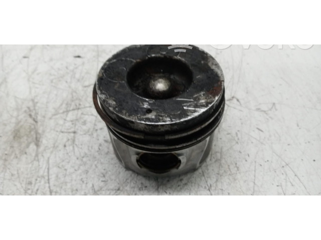 Píst 2341027940 Hyundai Santa Fe