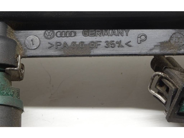 Топливная рампа 037906031AA   Audi A3 S3 8L  