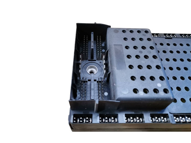 Блок предохранителей 9452772, 00W111 Volvo S80