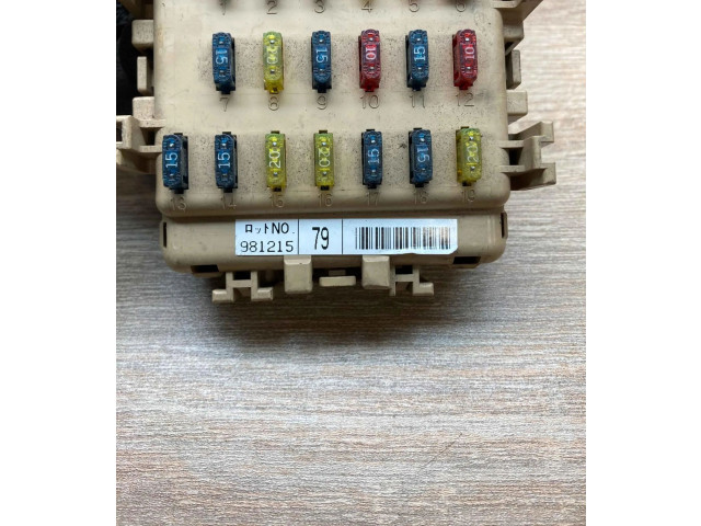 Блок предохранителей 981215   Subaru Forester SF    
