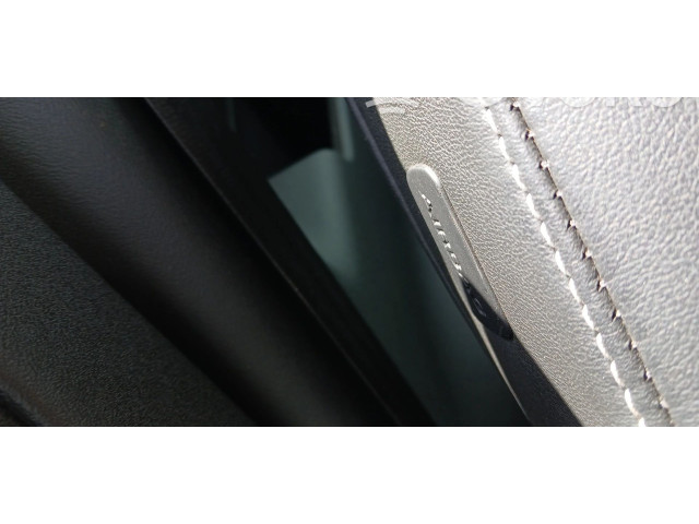 Подушка безопасности в сиденье    Audi TT TTS Mk2