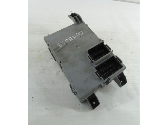 Блок предохранителей 00519383520 Opel Combo D