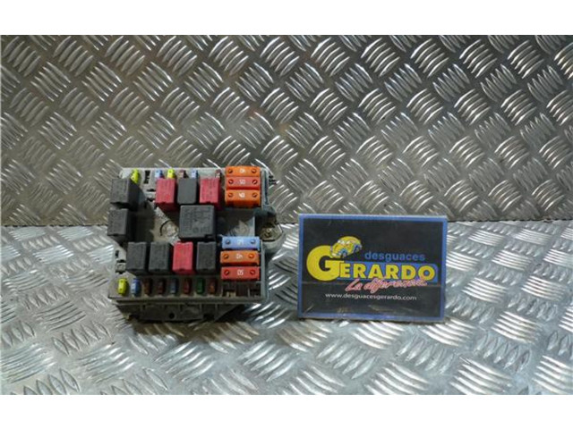 Блок предохранителей  51742420, 51742420   Alfa Romeo GT    