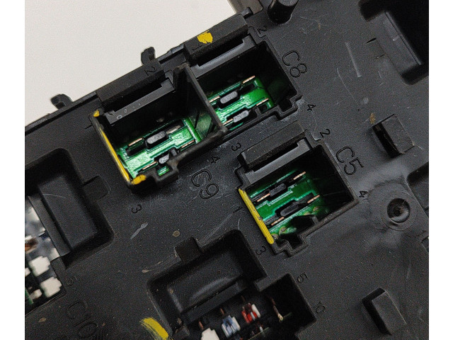 Pojistková skříňka 32212299 Volvo V60 2020