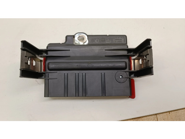 Узел подключения плюсовых проводов