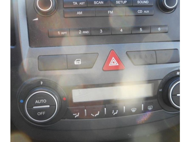 Дисплей    957101H100   KIA Ceed