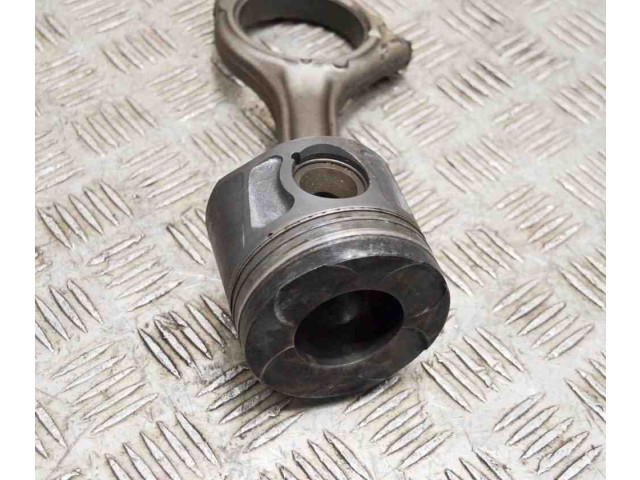 Píst 68147228AA, 68147233AA Dodge RAM pro naftový motor 3.0