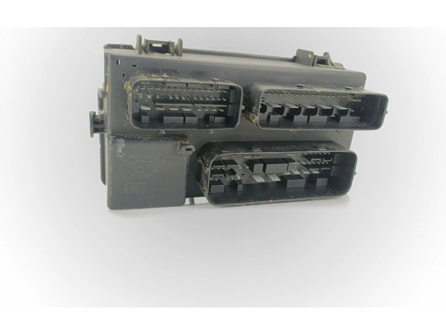 Блок предохранителей 51737884 Fiat Grande Punto