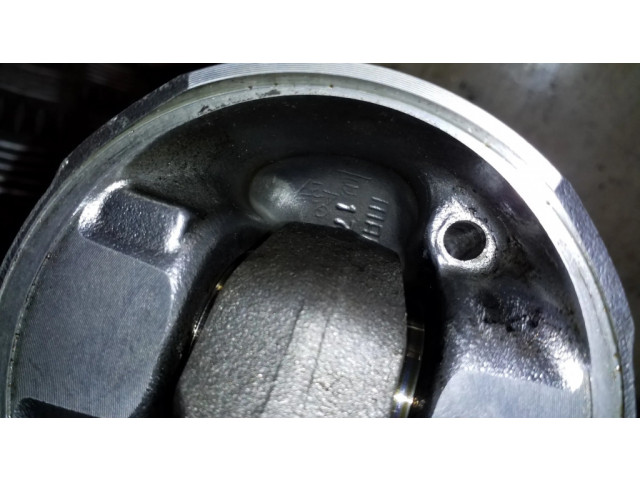 Píst A1Z021, MAHLE174 Honda CR-V pro naftový motor 2.2