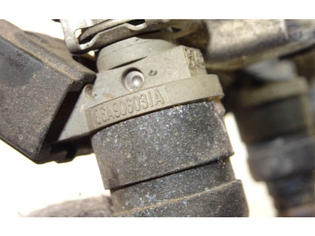 Топливная рампа 06A906031A   Audi A3 S3 8L  