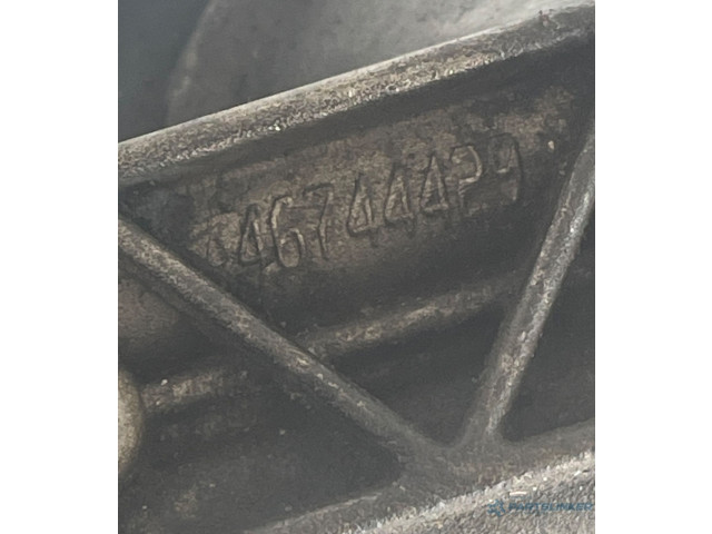 Масляный насос   46744429  Fiat Stilo 