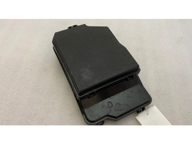 Крышка блока предохранителей 8266248540 Lexus RX 450H