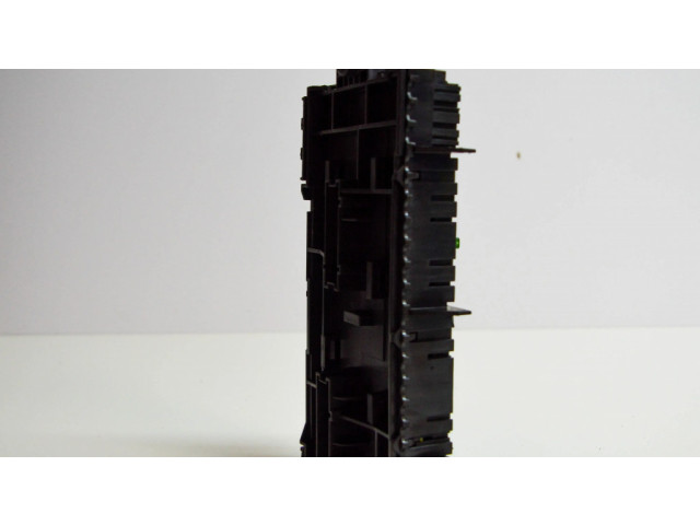 Pojistková skříňka 2469067100 Mercedes-Benz A W176 2014