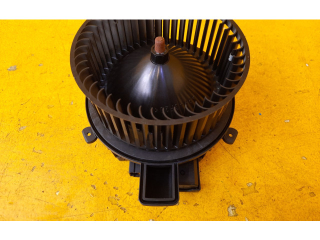 Вентилятор печки    C24245106, CZ997007   Audi A4 S4 B9